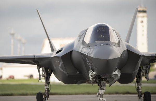 Trump spune că analizează un posibil acord pentru vânzarea de avioane F-35 către Arabia Saudită